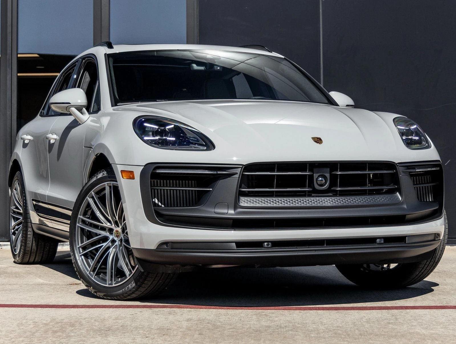 2026 Porsche Macan GTS (95B), 6/20