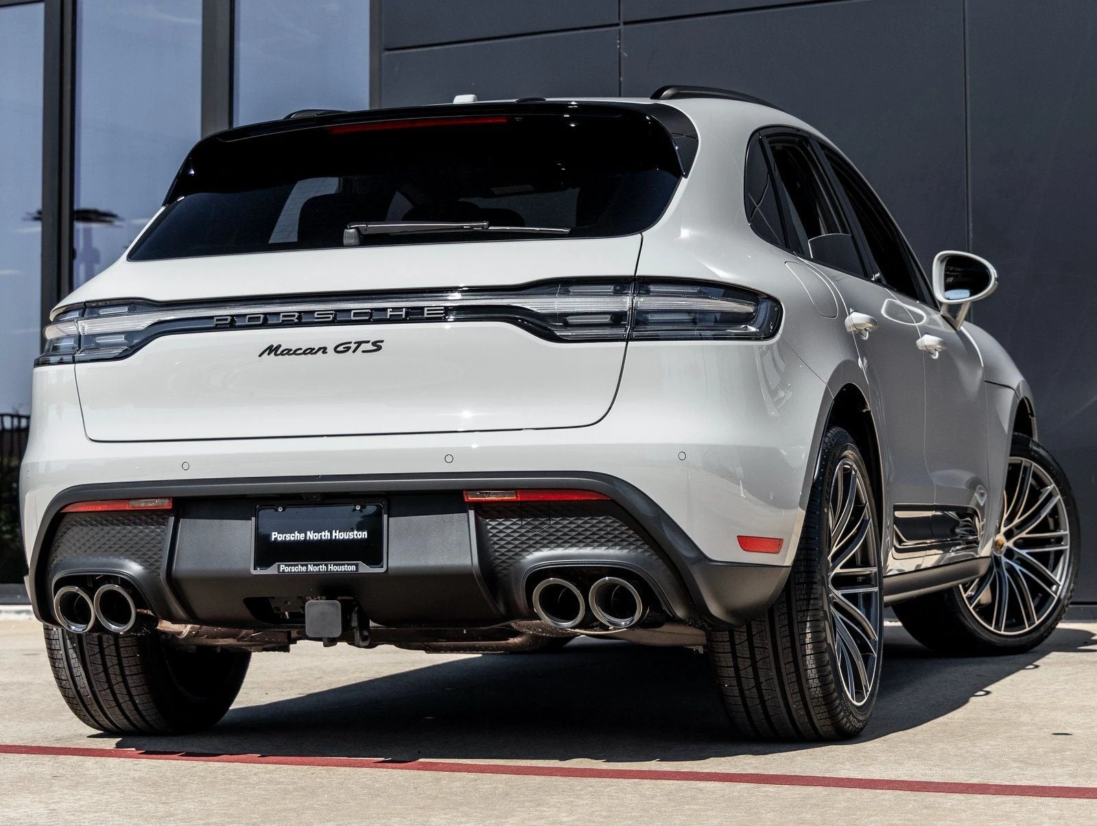 2026 Porsche Macan GTS (95B), 11/20