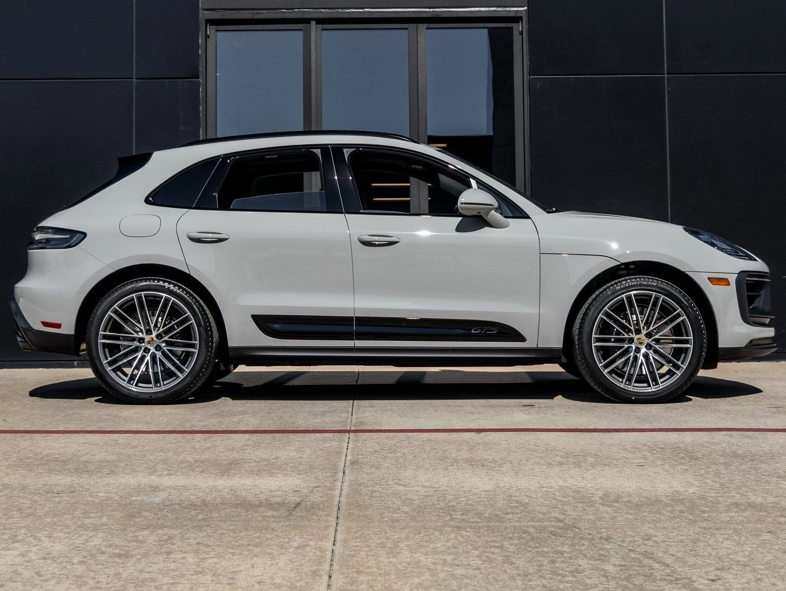2026 Porsche Macan GTS (95B), 12/20