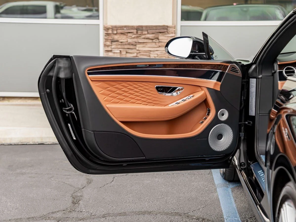 2026 Bentley Continental GTC Azure (4th Generation), 16/20