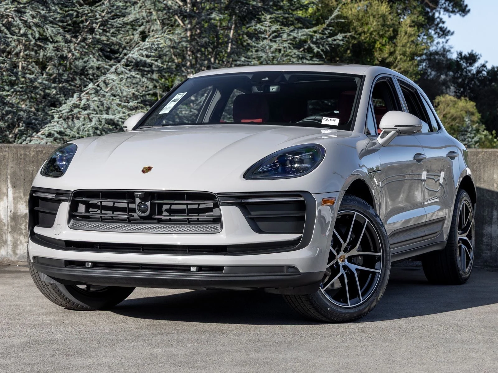 Porsche Macan (95B) · Chalk · Indigo Auto Group