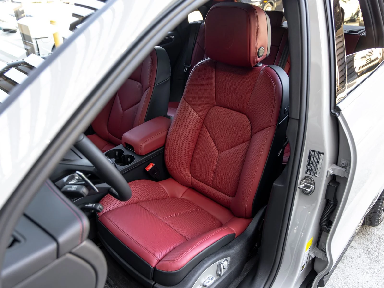 2026 Porsche Macan (95B), 5/20