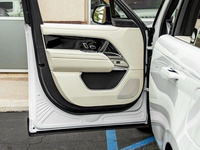 2026 Land Rover Range Rover Plug-In Hybrid SE (L460), 12/20