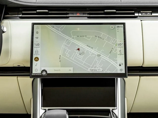 2026 Land Rover Range Rover Plug-In Hybrid SE (L460), 18/20