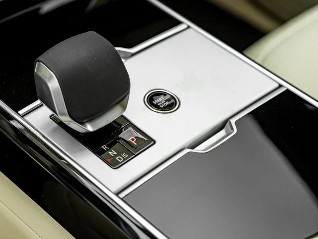 2026 Land Rover Range Rover Plug-In Hybrid SE (L460), 19/20