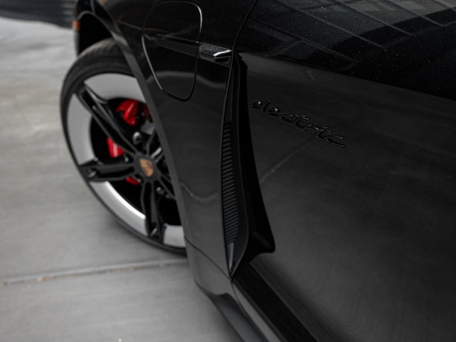 2026 Porsche Taycan 4S Black Edition (2025 Update), 13/20