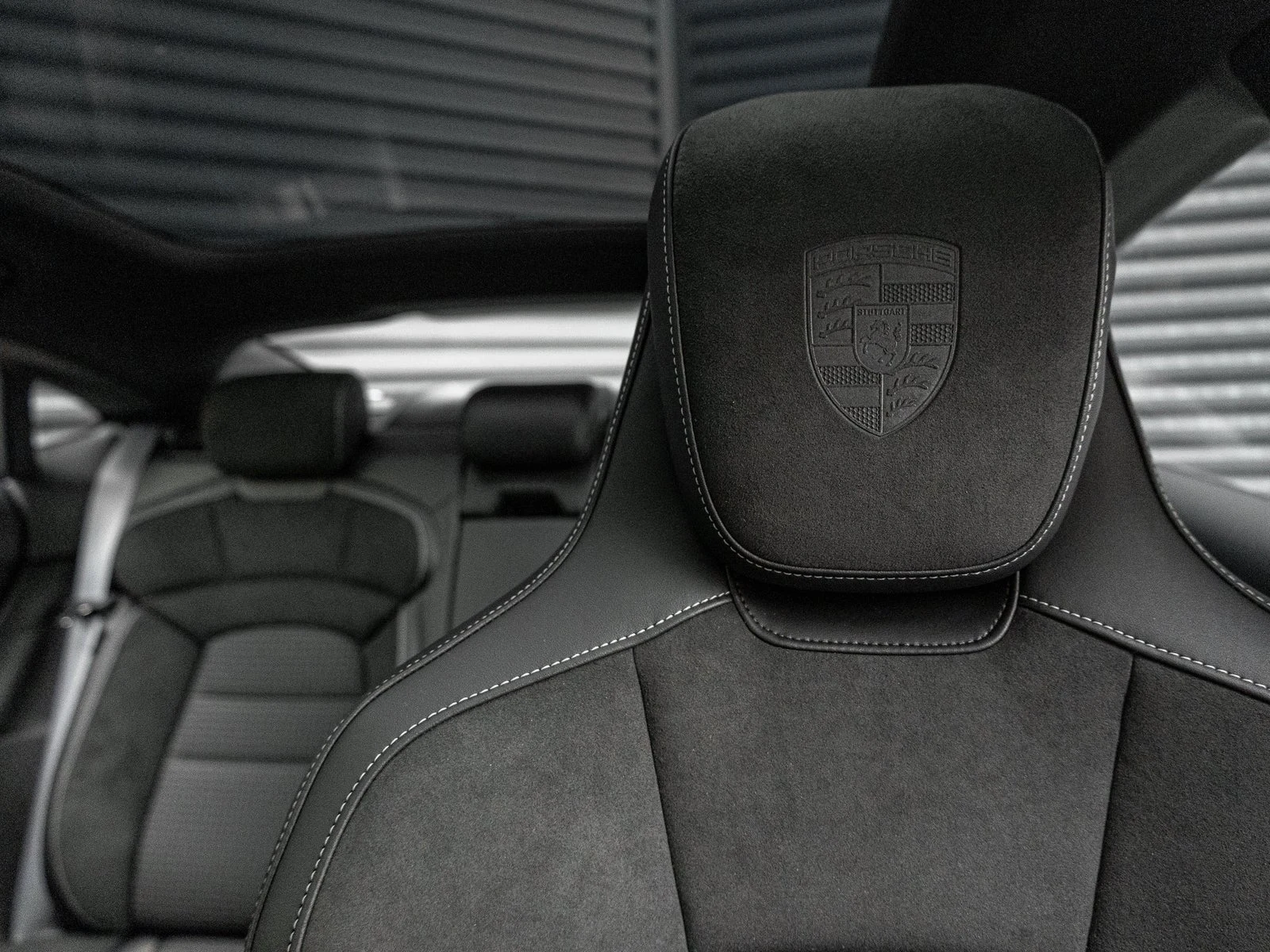2026 Porsche Taycan 4S Black Edition (2025 Update), 18/20