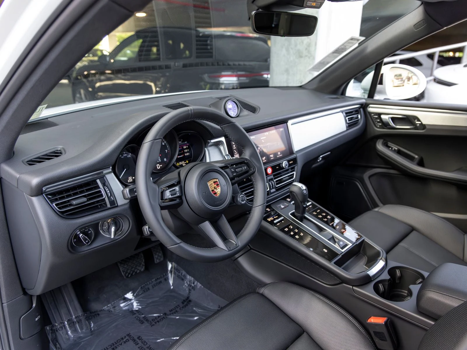 2026 Porsche Macan (95B), 4/20