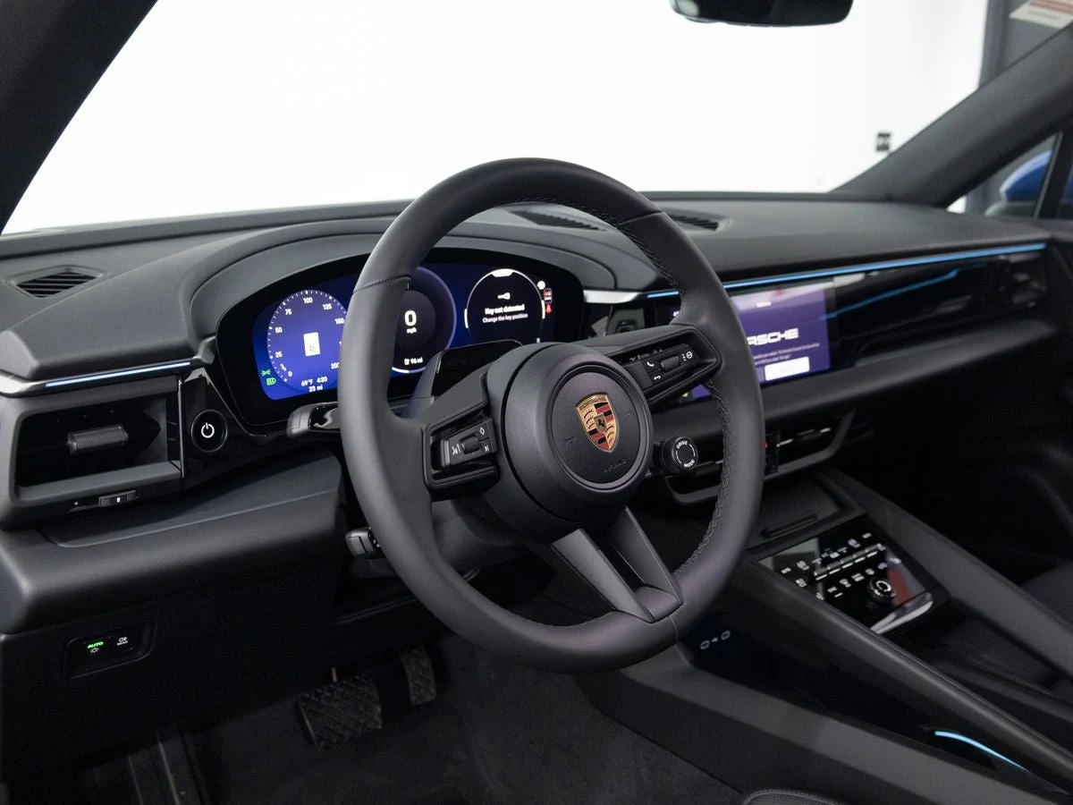 2026 Porsche Macan 4 Electric (XAB), 4/20