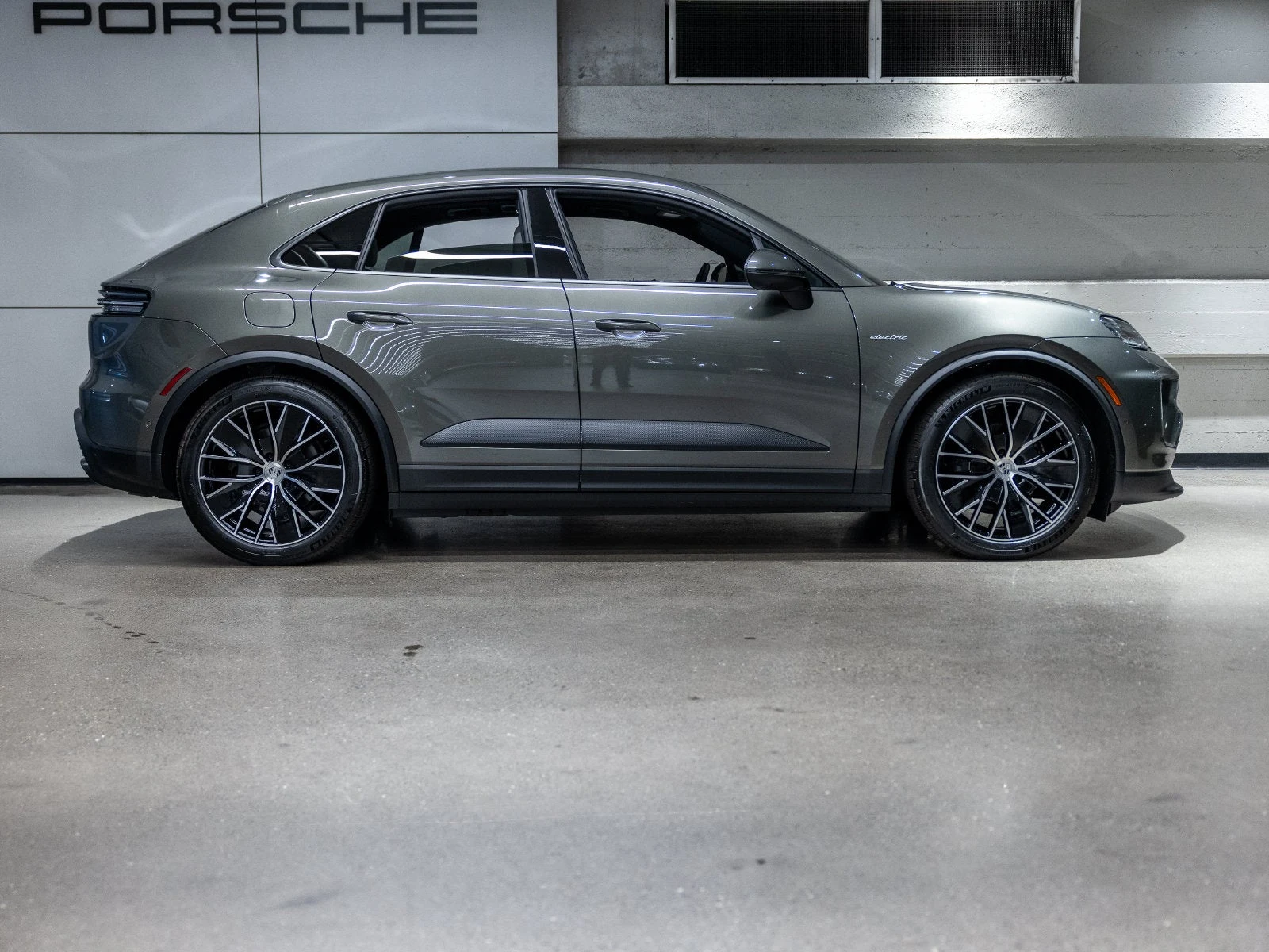 2026 Porsche Macan 4 Electric (XAB), 9/20