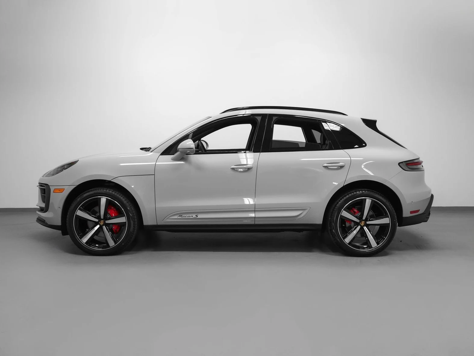 2026 Porsche Macan S (95B), 2/20