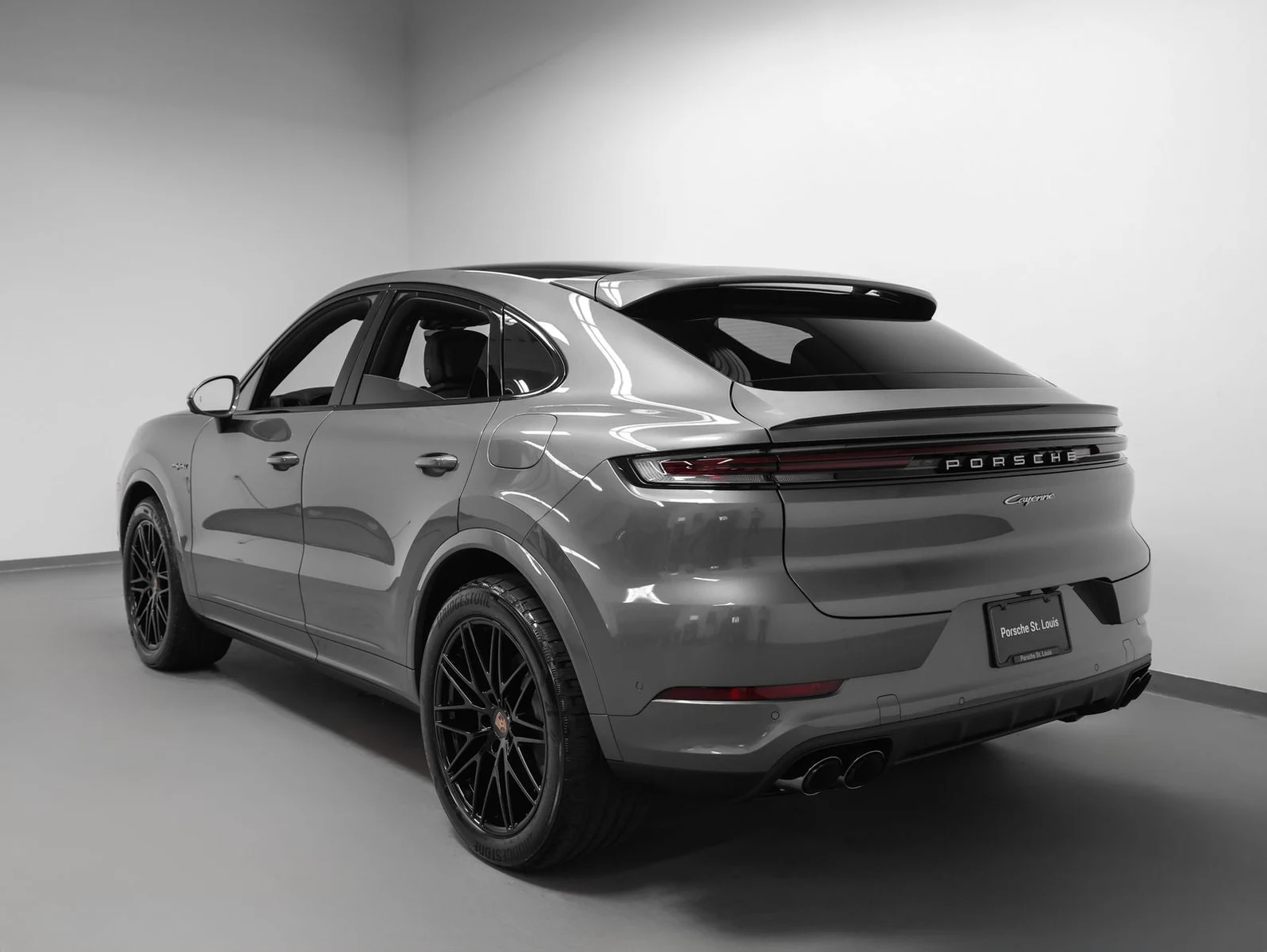 2026 Porsche Cayenne E-Hybrid Coupé (3rd Generation), 3/20