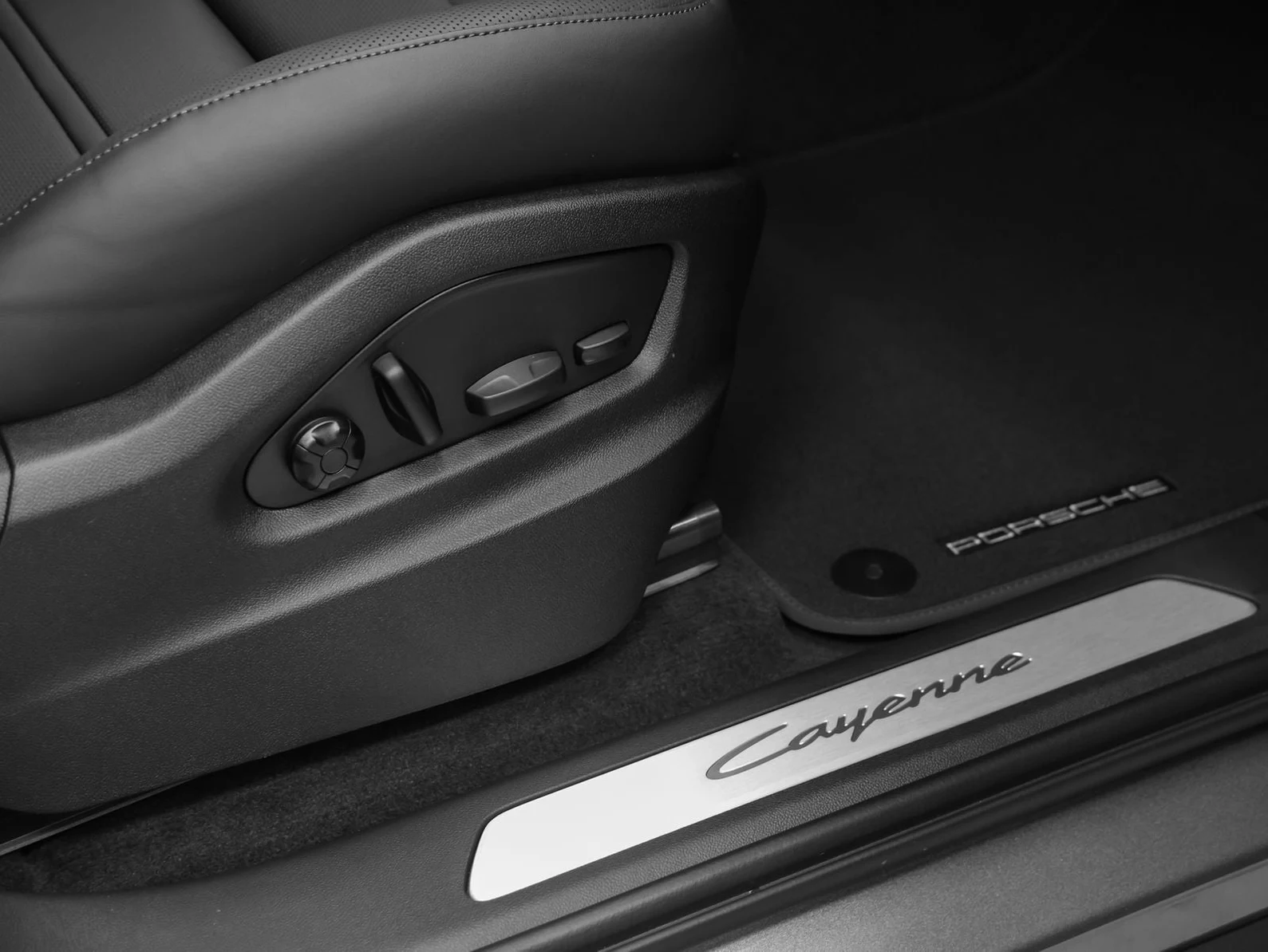 2026 Porsche Cayenne E-Hybrid Coupé (3rd Generation), 19/20