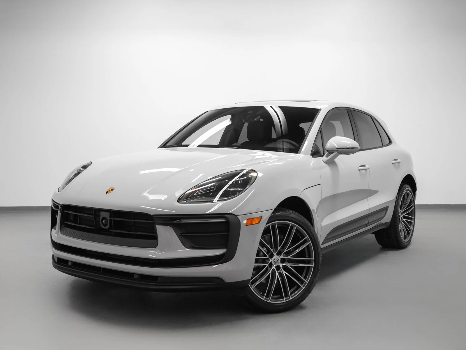 Porsche Macan (95B) · Chalk · Indigo Auto Group