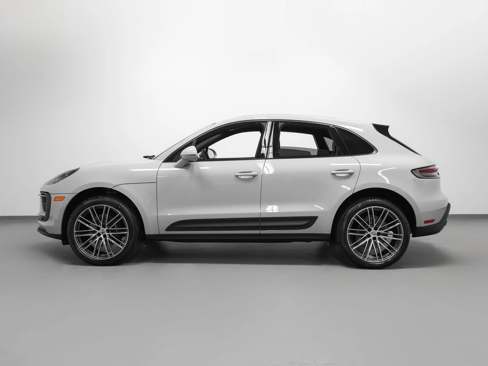 2026 Porsche Macan (95B), 2/20