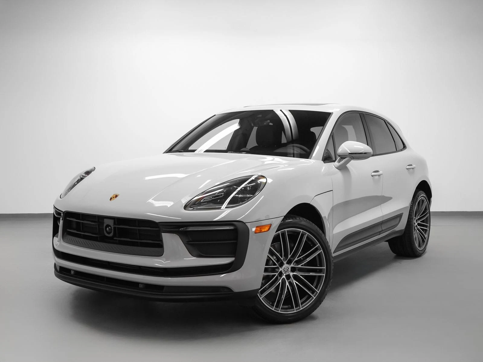 2026 Porsche Macan (95B), 6/20