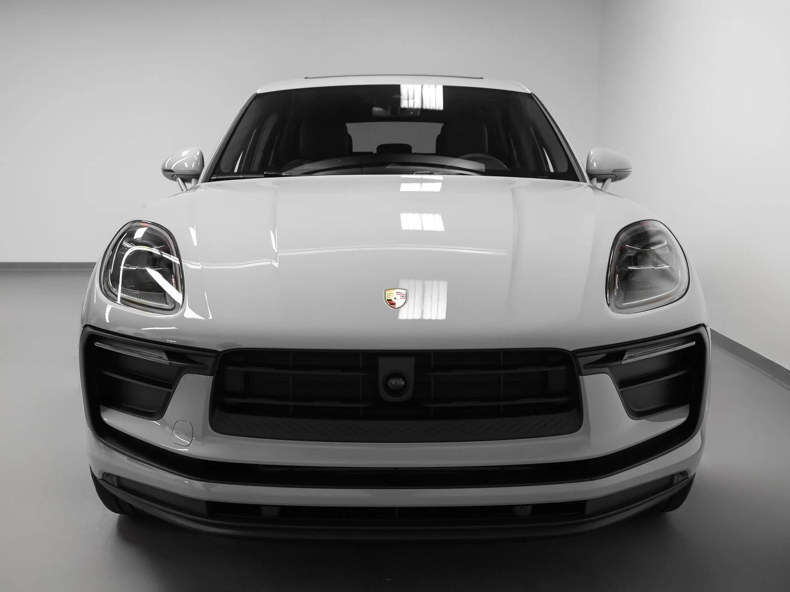 2026 Porsche Macan (95B), 8/20