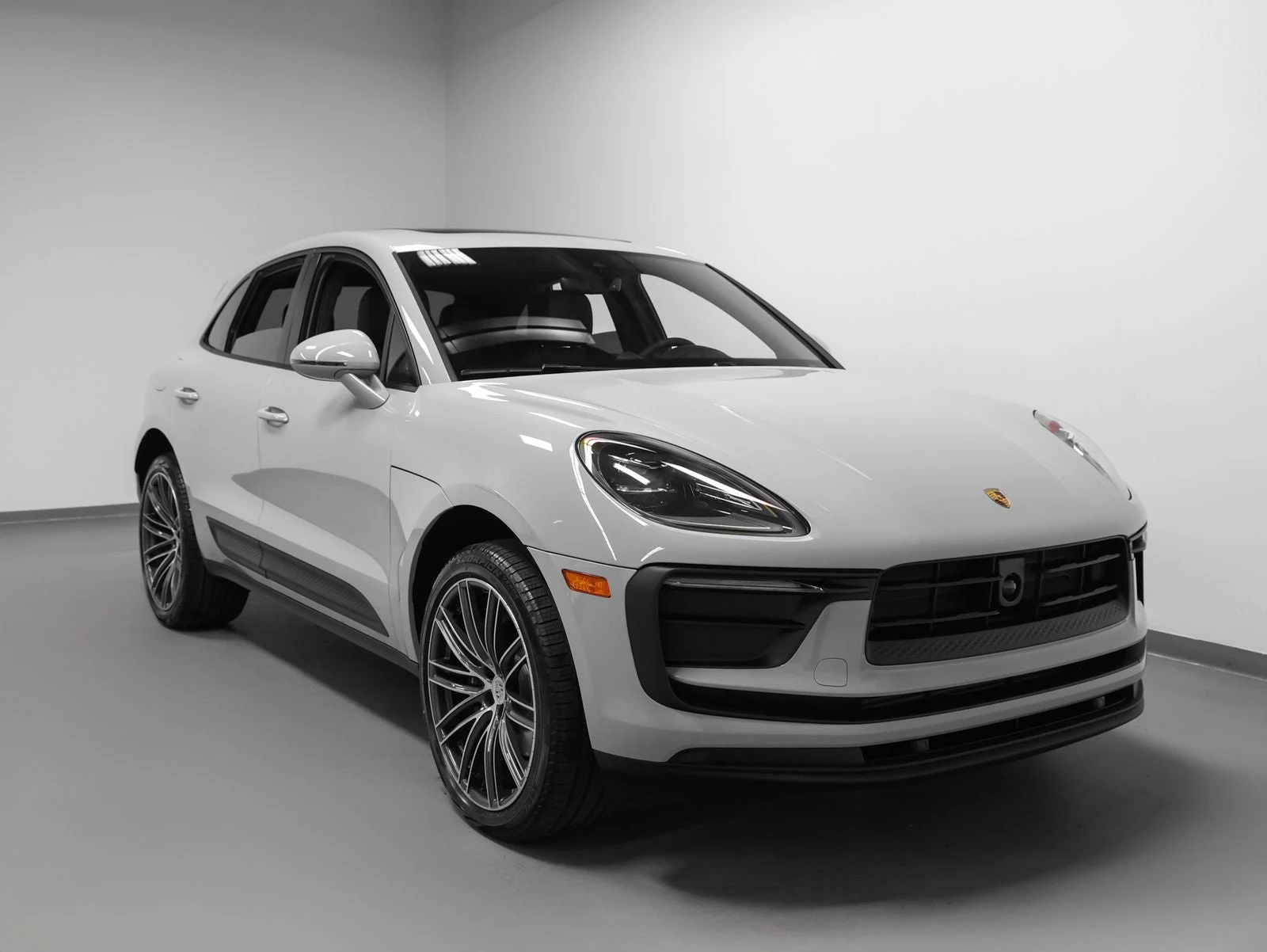2026 Porsche Macan (95B), 10/20