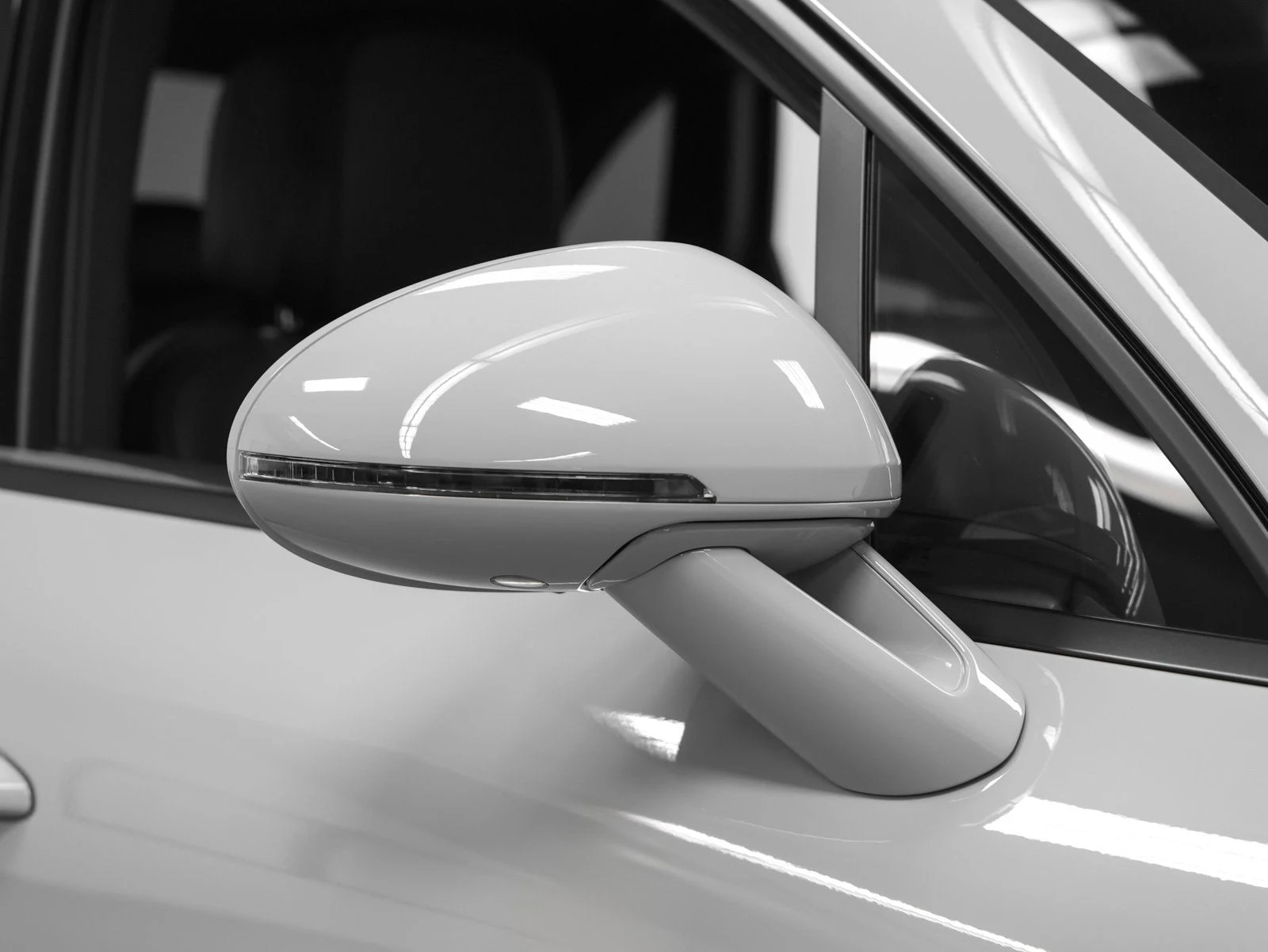 2026 Porsche Macan (95B), 14/20