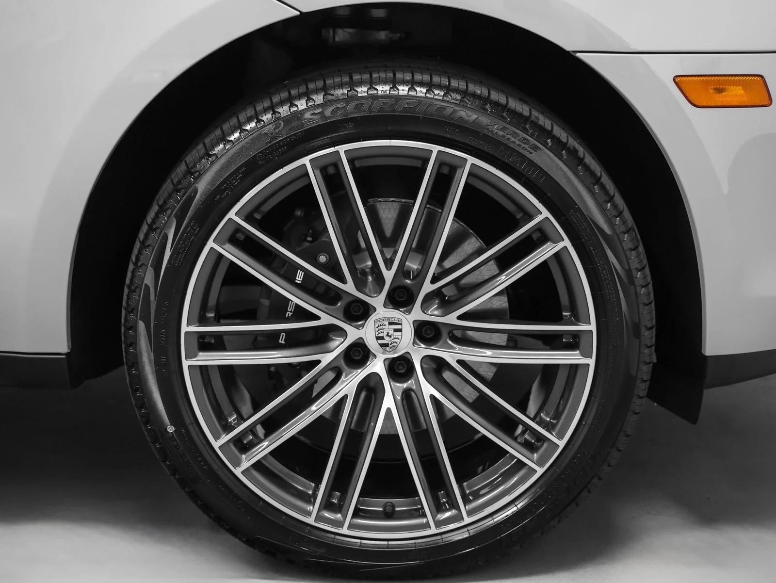2026 Porsche Macan (95B), 16/20