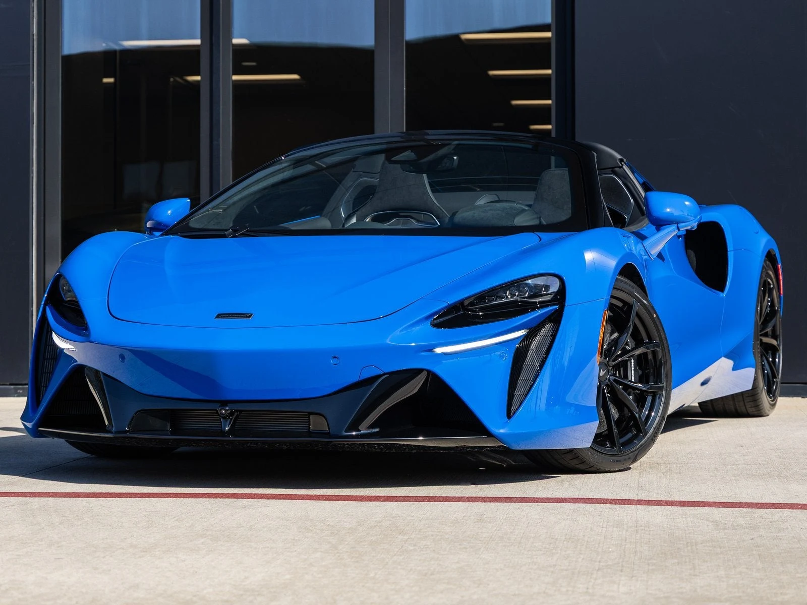 McLaren Artura Spider Vision · Mso - Paris Blue · Indigo Auto Group