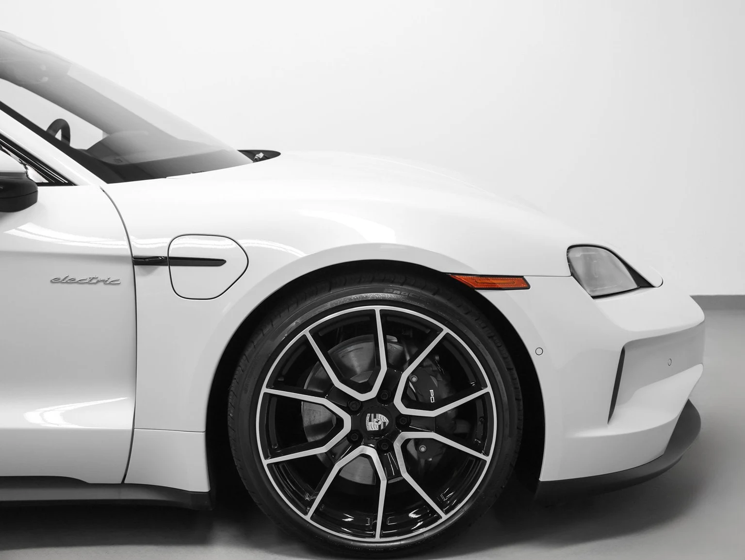 2026 Porsche Taycan 4 Sedan (2025 Update), 15/20