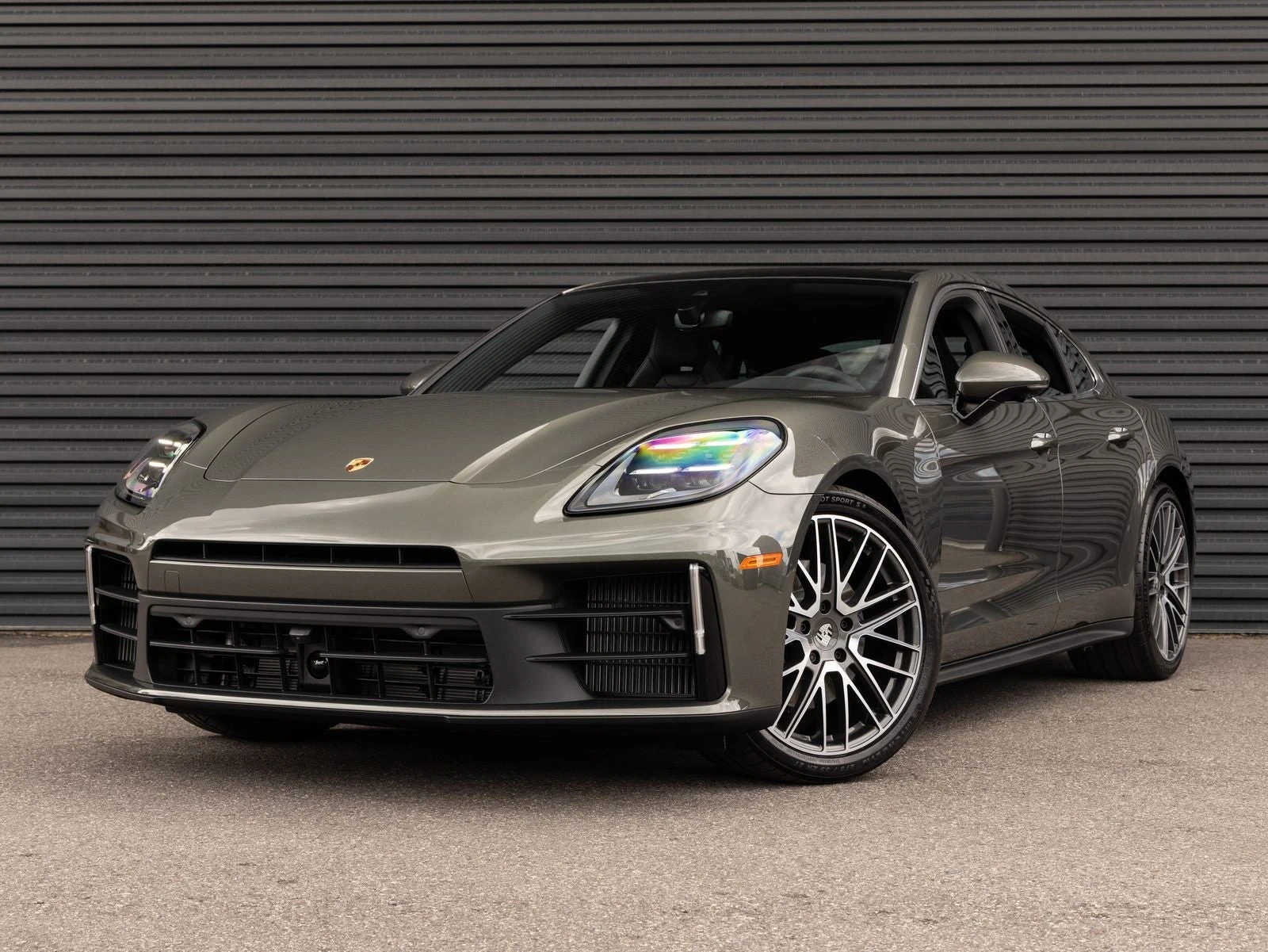 Porsche Panamera 4 (976) · Aventurine Green Metallic · Indigo Auto Group