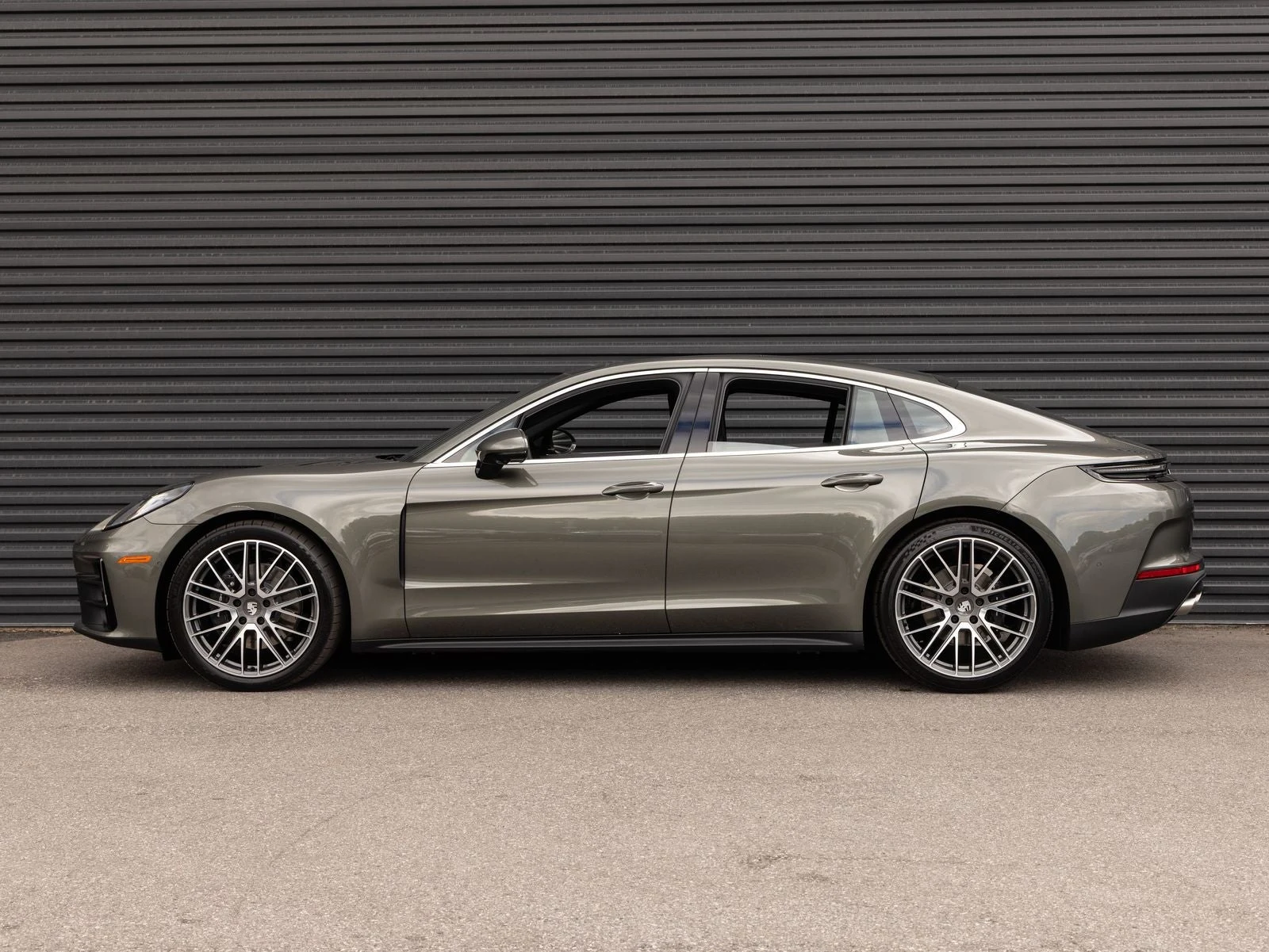 2026 Porsche Panamera 4 (976), 2/20