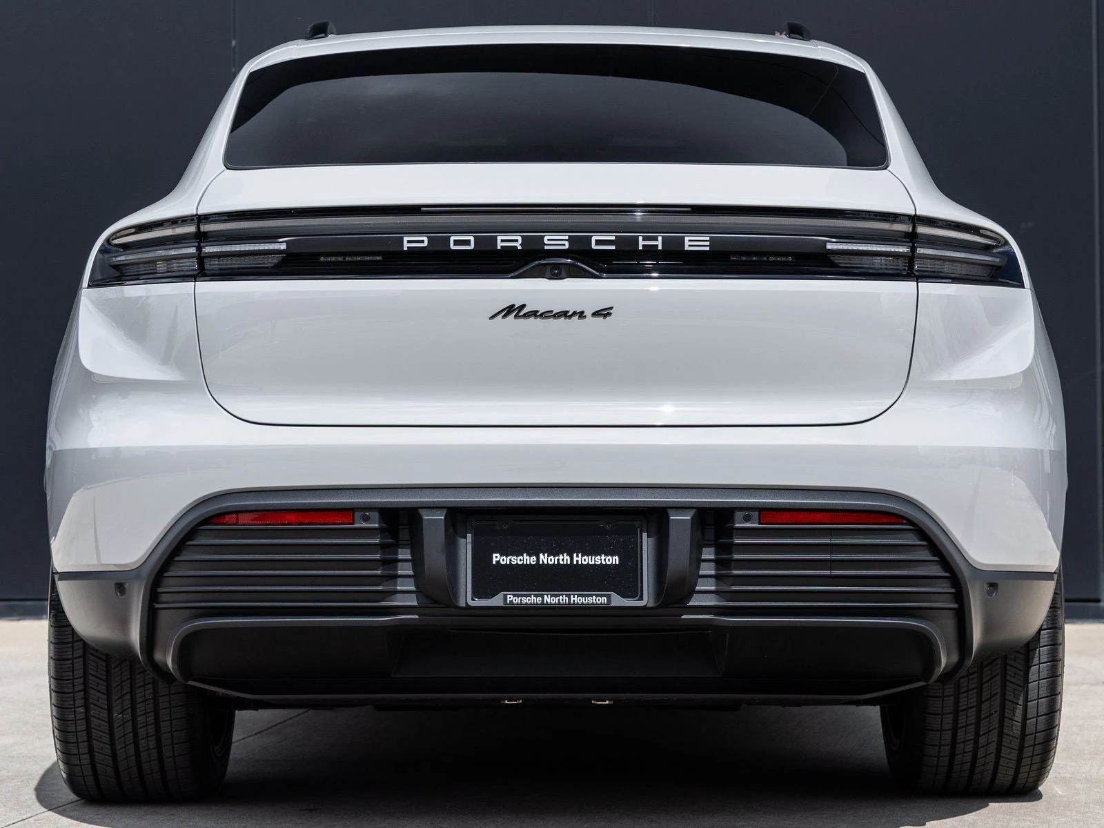 2026 Porsche Macan 4 Electric (XAB), 10/20
