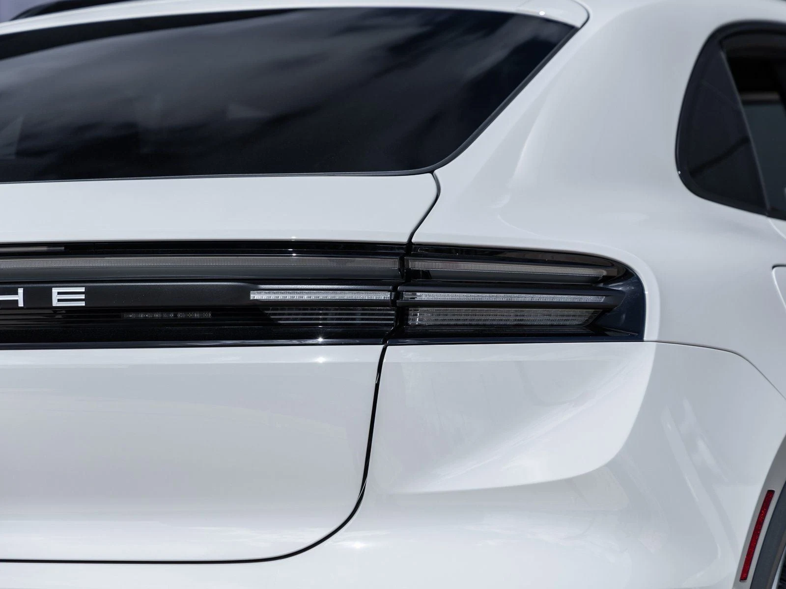 2026 Porsche Macan 4 Electric (XAB), 16/20