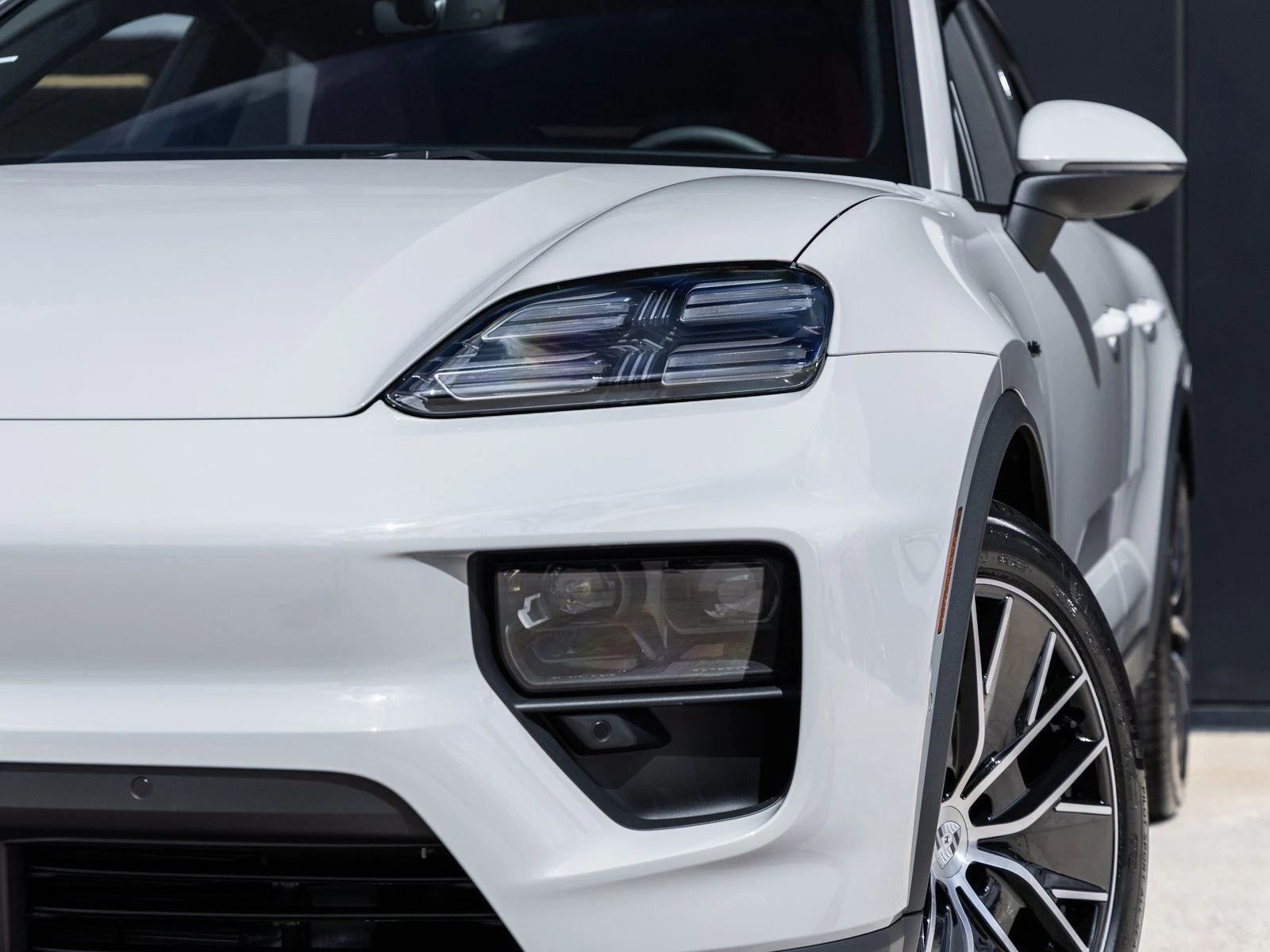 2026 Porsche Macan 4 Electric (XAB), 17/20
