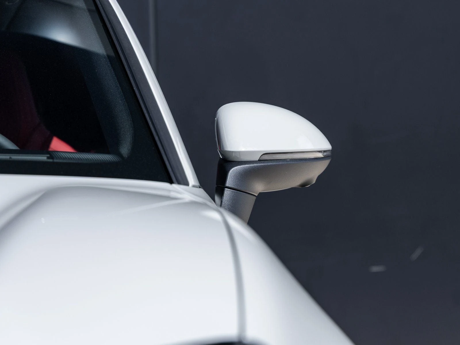 2026 Porsche Macan 4 Electric (XAB), 18/20