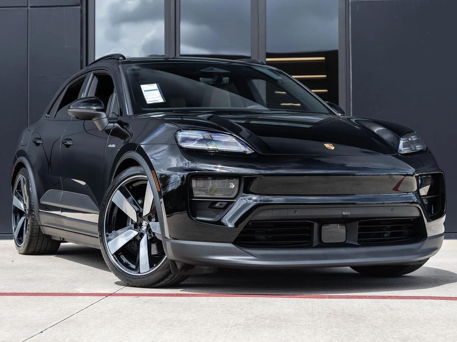 2026 Porsche Macan Electric (XAB), 6/20