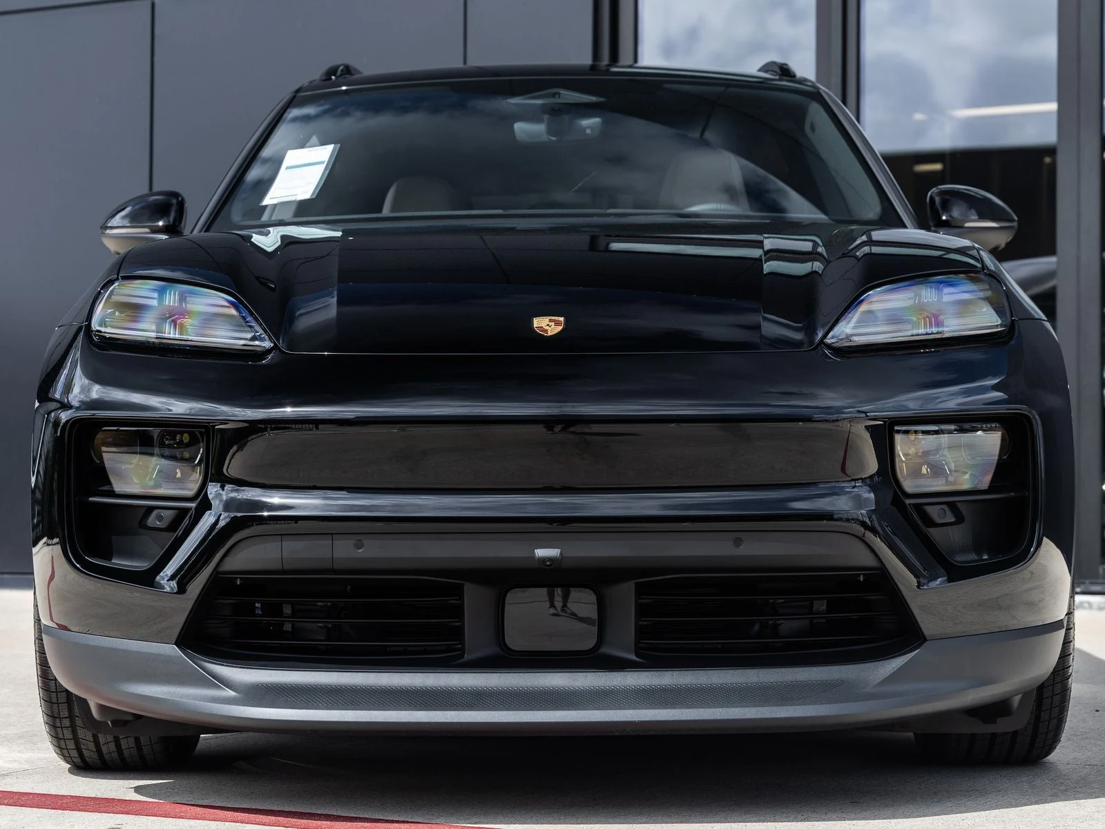 2026 Porsche Macan Electric (XAB), 8/20
