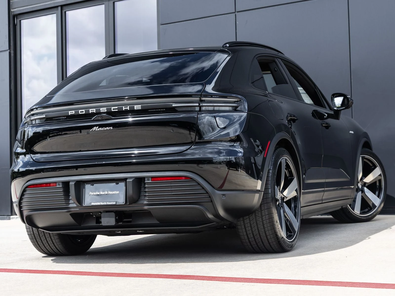 2026 Porsche Macan Electric (XAB), 11/20