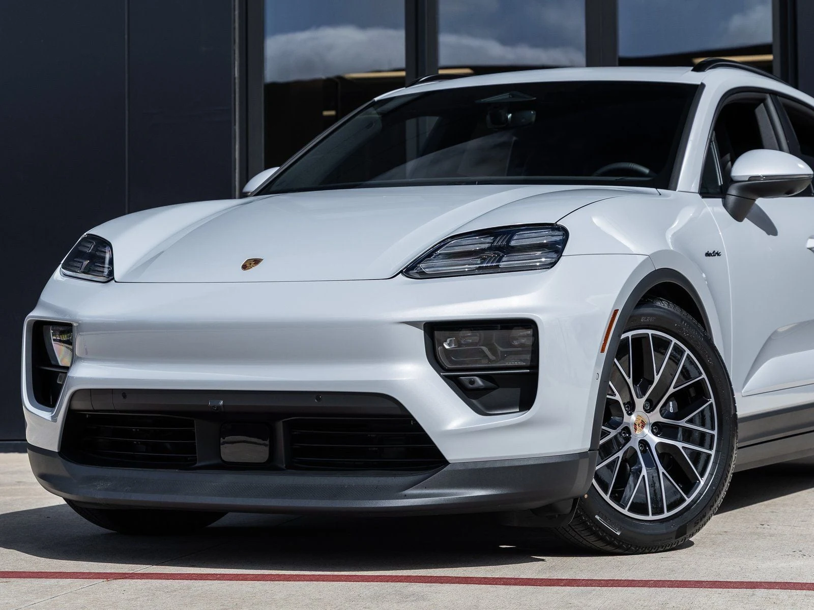 2026 Porsche Macan 4 Electric (XAB), 7/20