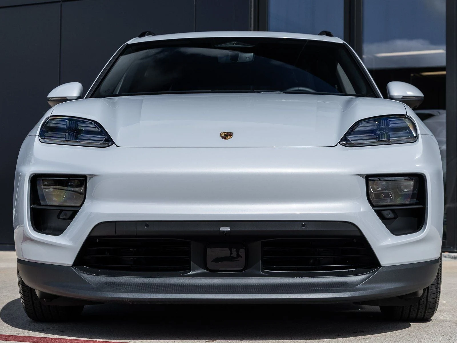 2026 Porsche Macan 4 Electric (XAB), 8/20