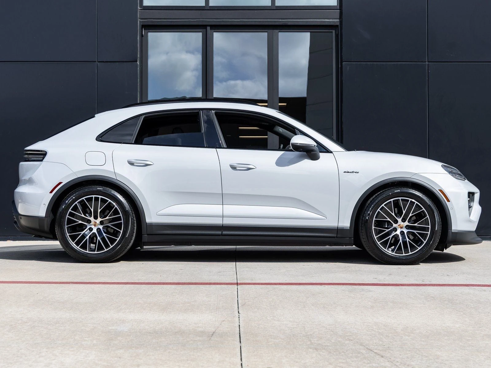 2026 Porsche Macan 4 Electric (XAB), 12/20