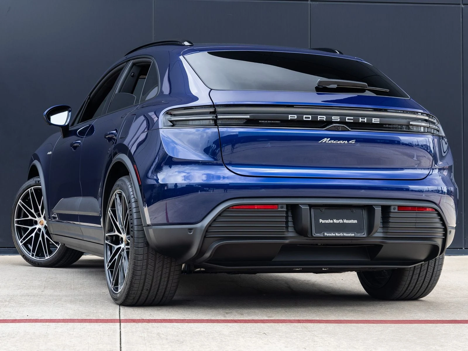 2026 Porsche Macan 4 Electric (XAB), 3/20