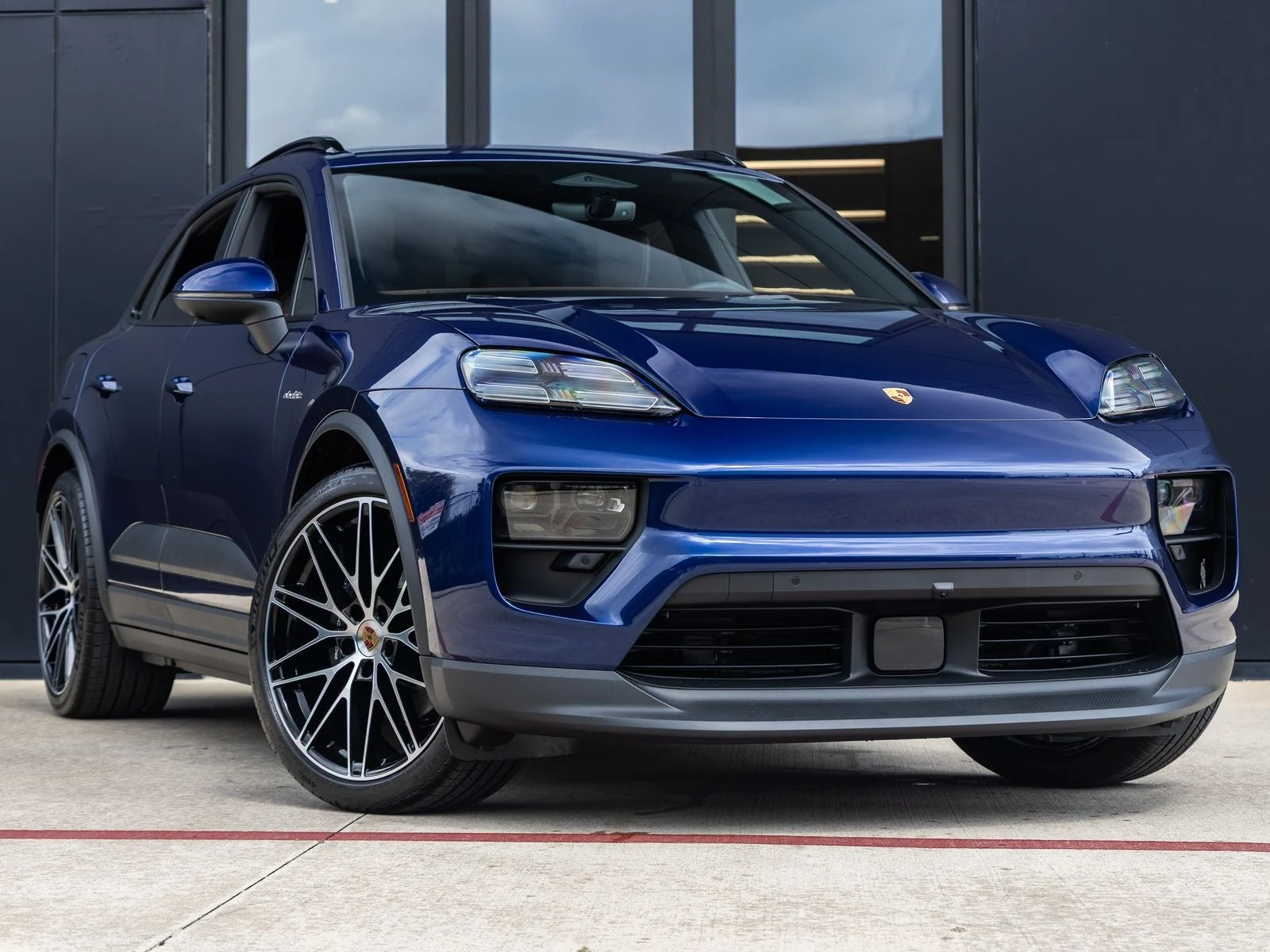 2026 Porsche Macan 4 Electric (XAB), 6/20
