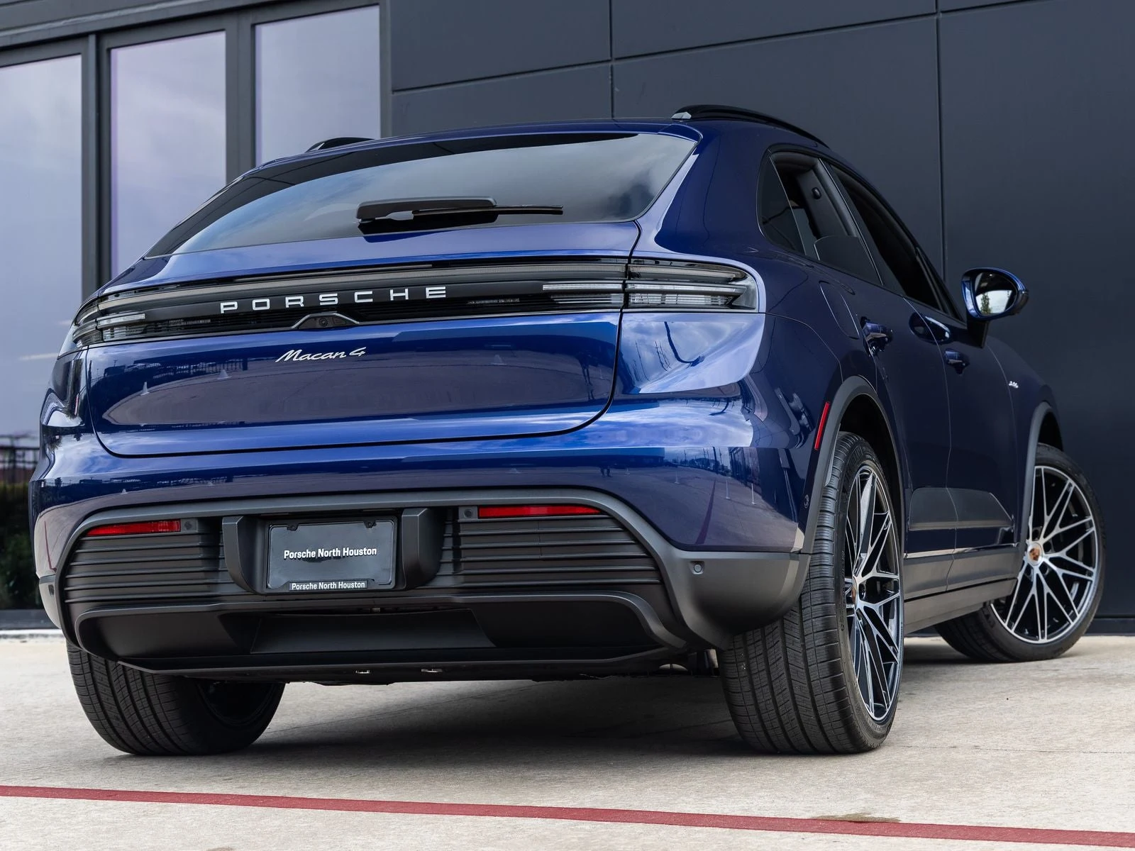 2026 Porsche Macan 4 Electric (XAB), 11/20