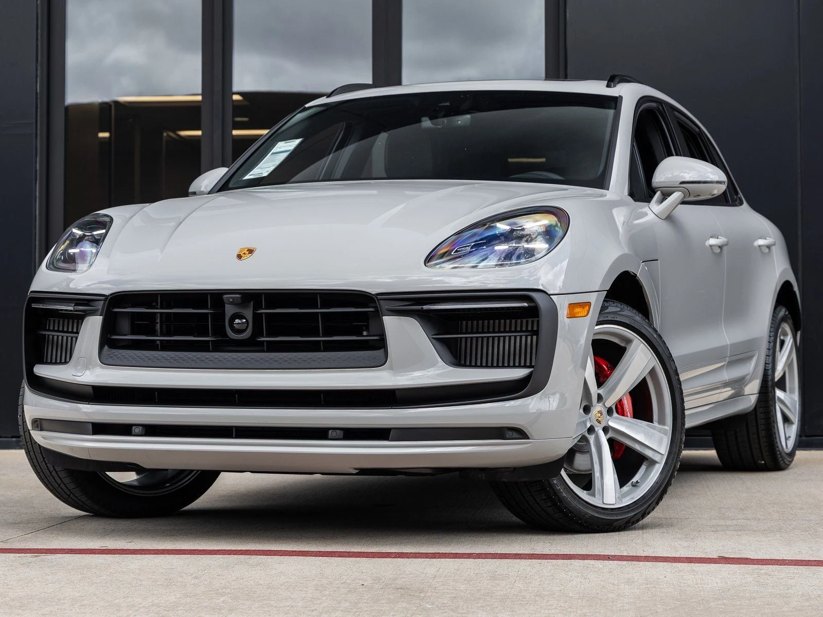 Porsche Macan S (95B) · Chalk · Indigo Auto Group