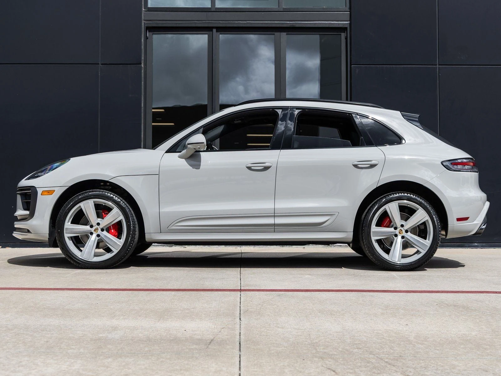 2026 Porsche Macan S (95B), 2/20