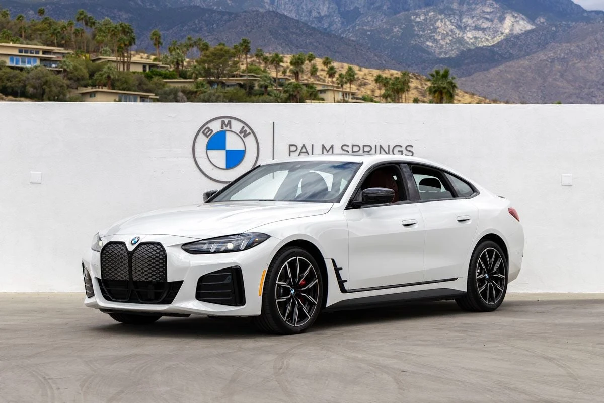 BMW i4 eDrive40 (G26) · Alpine White · Indigo Auto Group