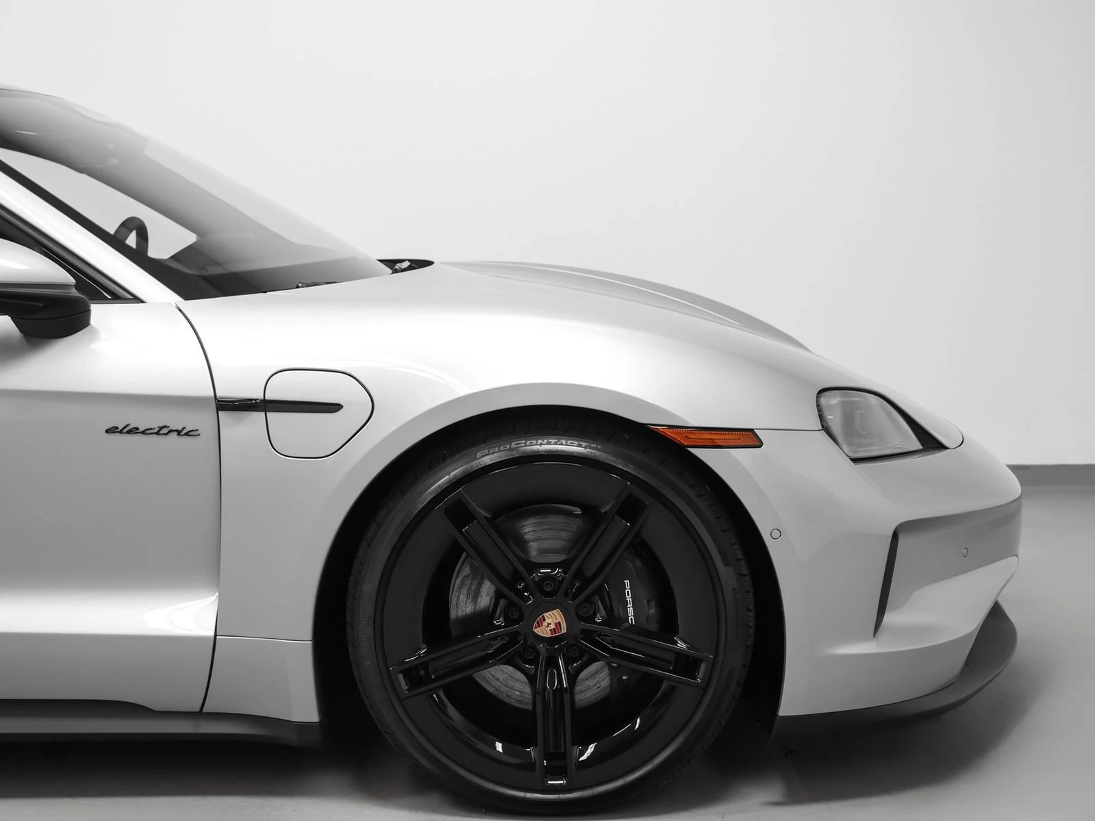 2026 Porsche Taycan Sedan (2025 Update), 13/20