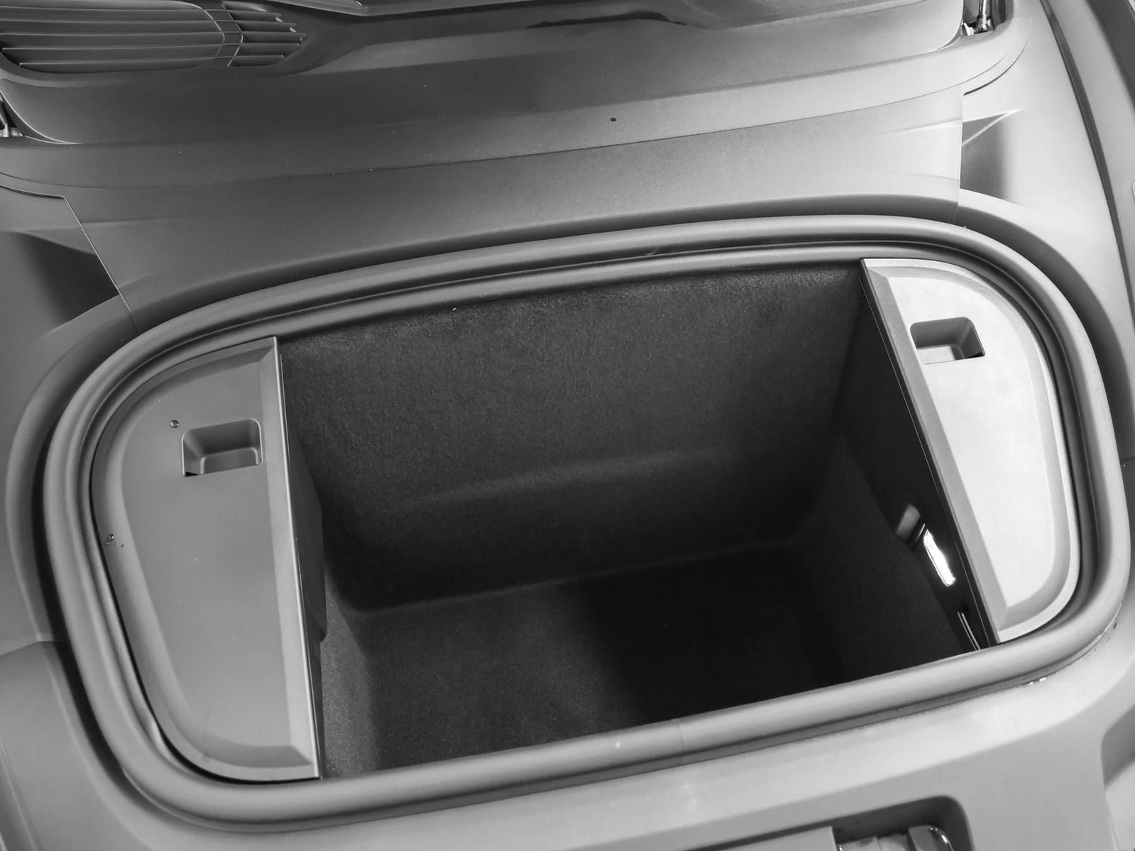 2026 Porsche Taycan Sedan (2025 Update), 15/20