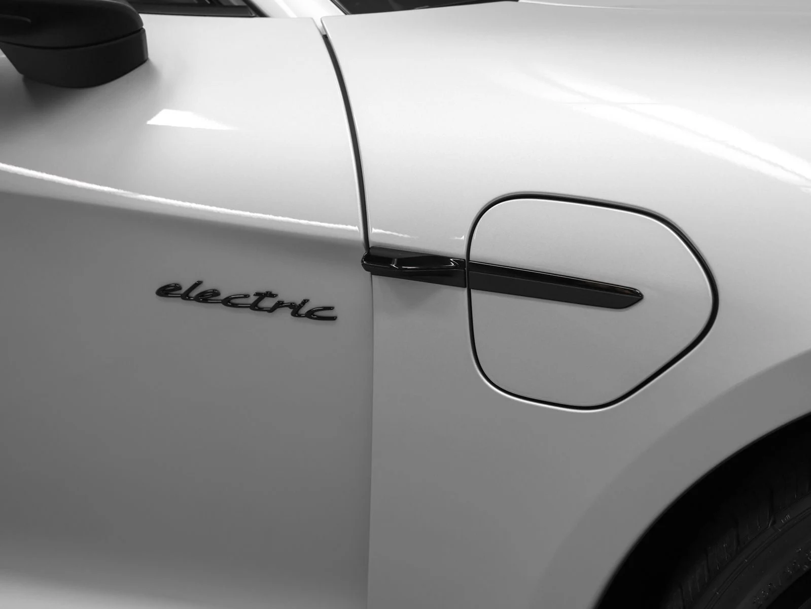 2026 Porsche Taycan Sedan (2025 Update), 16/20