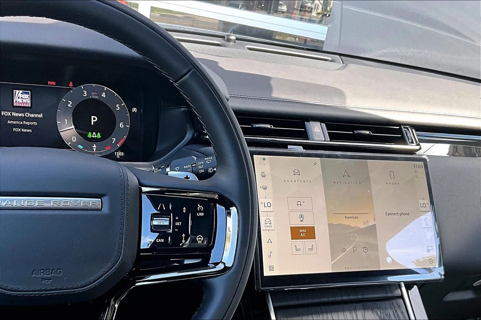 2026 Land Rover Range Rover Velar Dynamic SE (L560), 7/14