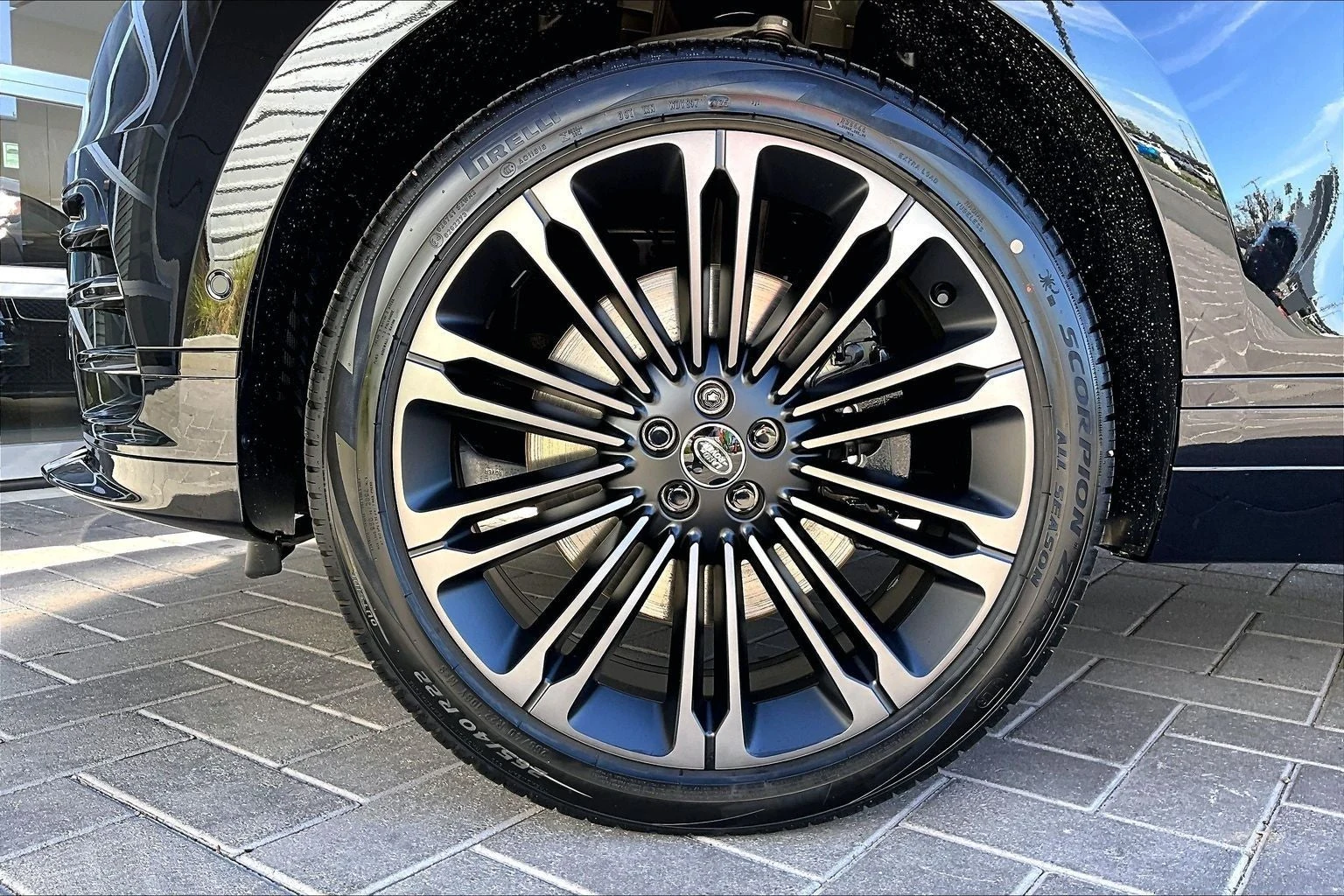 2026 Land Rover Range Rover Velar Dynamic SE (L560), 12/14