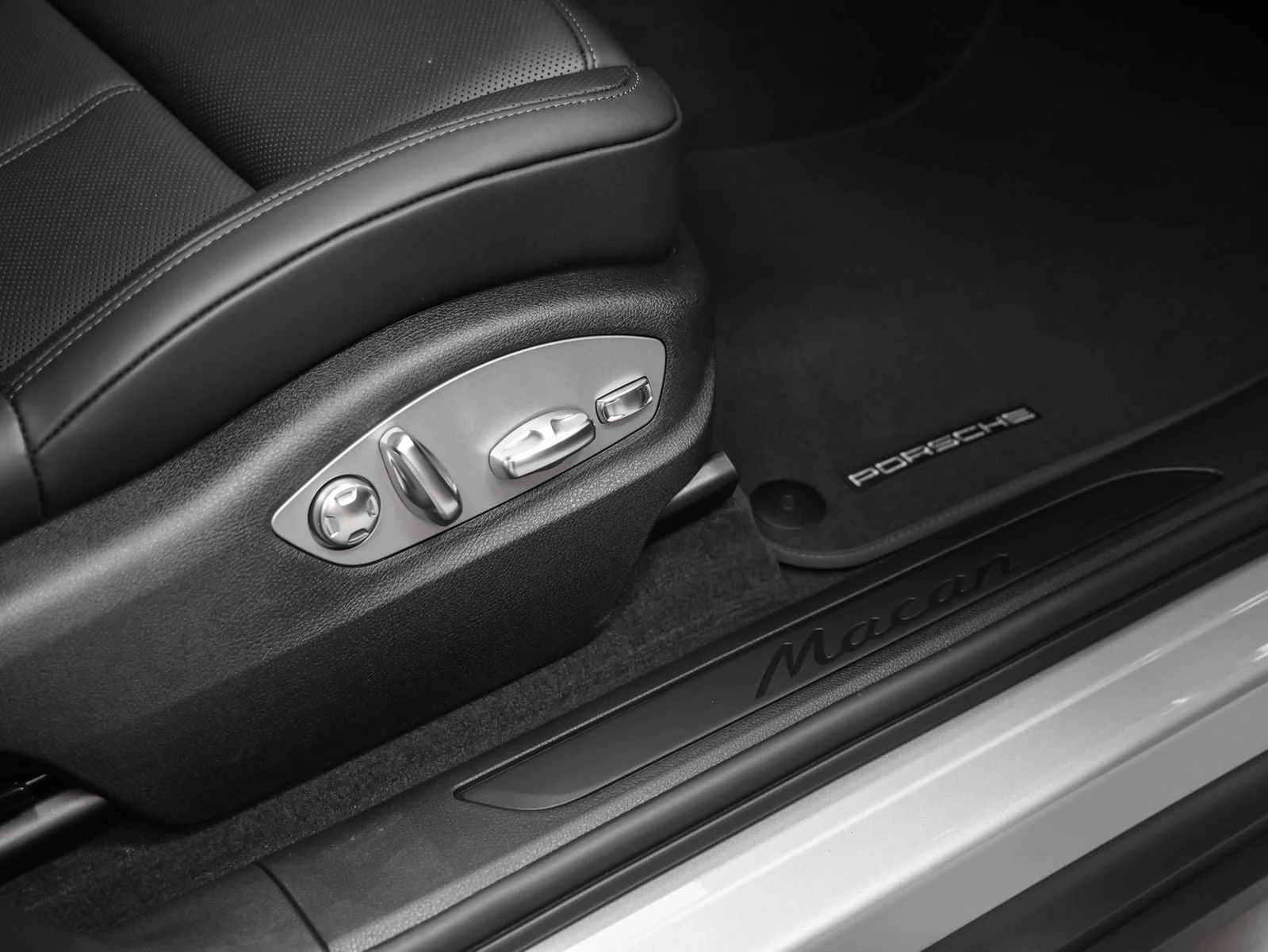 2026 Porsche Macan (95B), 17/20